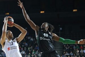 Dar&uuml;şşafaka Tekfen sonunu getiremedi