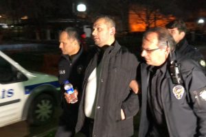 Bursa'da mahalleliyle esnaf birbirine girdi: 1 yaralı
