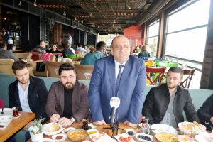 Bursa MUYAD Kurucu Başkanı Ke&ccedil;ici, gen&ccedil;lerle bir araya geldi