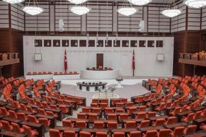 TBMM'ye 'Meclis k&uuml;rs&uuml;s&uuml;ne vatandaş &ccedil;ıkarılsın' &ouml;nerisi