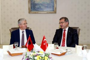 Emniyet Genel M&uuml;d&uuml;r&uuml; Uzunkaya, Arnavutluk heyeti ile bir araya geldi