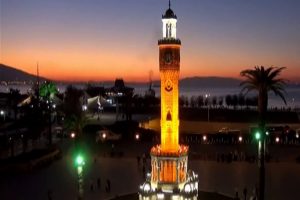 Tarihi saat kulesi yenileniyor