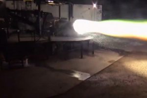 SpaceX yeni nesil roket motorunun ateşleme testini yaptı