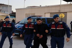 Bursa'da 2 kişiyi bı&ccedil;akla yaralayan ş&uuml;pheli tutuklandı