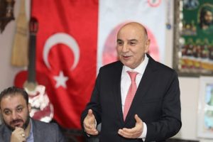 AK Partili aday, AK Partili belediyeyi eleştirdi: Pazar bozuldu, parklar bozuldu, uyuşturucu &ccedil;oğaldı