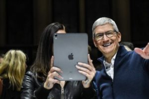 Apple'dan FaceTime a&ccedil;ığını bulan gence para &ouml;d&uuml;l&uuml;!