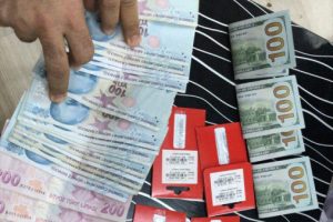 Bursa'da FET&Ouml;'n&uuml;n 'gaybubet evleri'ne operasyon: 17 kişiye g&ouml;zaltı