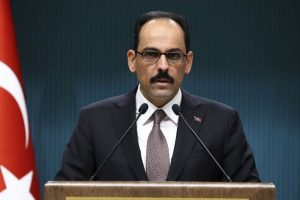S&ouml;zc&uuml; Kalın'dan Macron'a "s&ouml;zde soykırım g&uuml;n&uuml;" tepkisi!