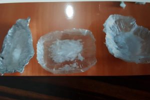 Otomobilden atılan poşetlerden bakın ne &ccedil;ıktı