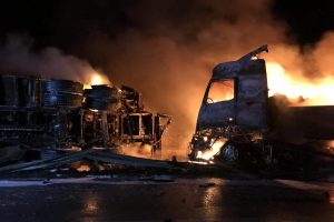 Kazanın ardından yanan iki ara&ccedil; hurdaya d&ouml;nd&uuml;!