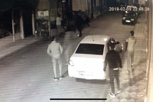 Bursa'da yol verme kavgası g&uuml;venlik kameralarına yansıdı