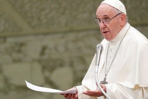 Papa Francis'ten itiraf: Rahibeleri taciz ediyorlar!