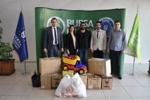 Bursa'da parmaklıklar ardında minik kalpler