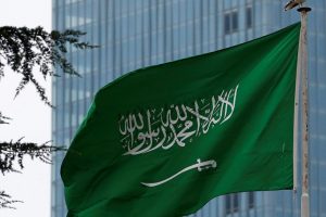 Suudi Arabistan ilk iletişim uydusunu uzaya fırlattı