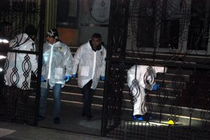 Polisi t&uuml;fekle yaralayan ş&uuml;pheli: Sevgilimin kocası sanıp, vurdum