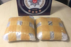 Bursa polisi 2.5 kilo esrar ele ge&ccedil;irdi