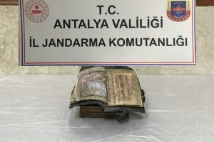 İbranice kitabı 500 bin euro'ya satacaklardı