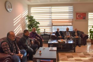 K&ouml;rfezspor'dan Bursa Gemlik Belediye Başkanı Yılmaz'a teşekk&uuml;r ziyareti