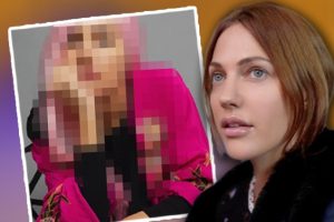 Meryem Uzerli pembe sa&ccedil;larıyla poz verdi