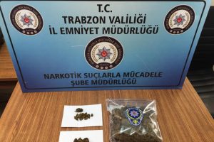 İran plakalı ara&ccedil;tan uyuşturucu &ccedil;ıktı