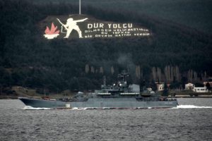 Rus savaş gemileri &Ccedil;anakkale Boğazı'ndan ge&ccedil;ti