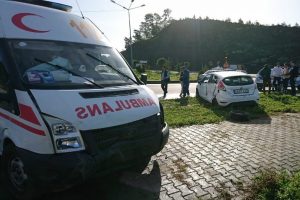112 ambulansı kaza yaptı: 4 yaralı