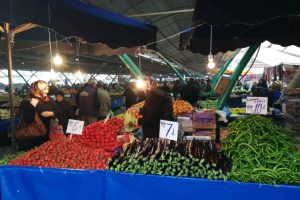 Bursa'da biberin fiyatı 10 liraya geriledi