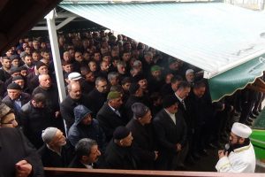 Bursa'da y&uuml;ksek gerilim hattına kapılan gen&ccedil; son yolculuğuna uğurlandı