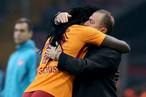 Bafetimbi Gomis'ten Fatih Terim'e destek mesajı