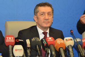 Bakan Sel&ccedil;uk AK Parti Bursa İl Başkanlığı'nı ziyaret etti