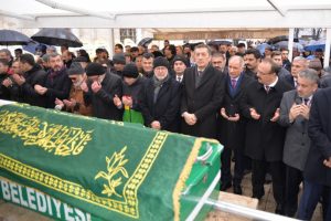 Bursa Uludağ &Uuml;niversitesi Rekt&ouml;r&uuml; Ulcay'ın annesi son yolculuğuna uğurlandı