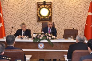 Manisa'da 1 milyon 52 bin 970 se&ccedil;men oy kullanacak