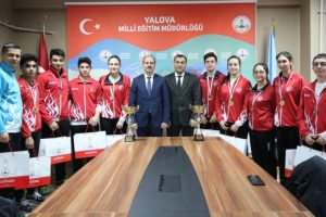 Bahçeşehirli Türkiye şampiyonlarından müdürlere ziyaret