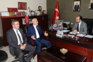 Bursa Büyükşehir Belediye Başkan Adayı Bozbey, MHP Bursa İl Başkalığı'nı ziyaret etti