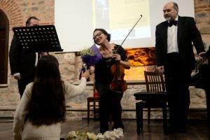 Bursa'da keman virtüözlerinden müzik ziyafeti