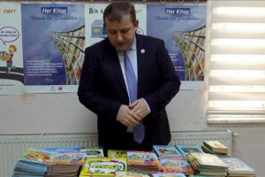 İstanbul'dan Tunceli ve Mardin'deki çocuklara kütüphane