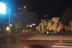 Komando birlikleri Suriye'ye türküler eşliğinde hareket etti