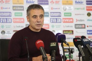 Fenerbah&ccedil;e son dakikalarda yıkıldı