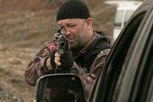 Cuma g&uuml;n&uuml;n&uuml;n galibi: Arka Sokaklar