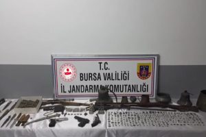 Bursa'da operasyon! &Ccedil;ok sayıda tarihi eser...