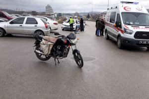 Bursa'da motosiklet ile otomobil çarpıştı: 2 yaralı