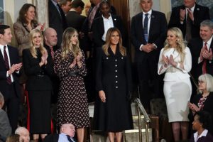 Melenia Trump'ın kıyafeti alay konusu oldu