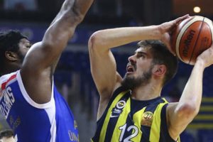 Fenerbah&ccedil;e'den B&uuml;y&uuml;k&ccedil;ekmece'ye 37 sayı fark!
