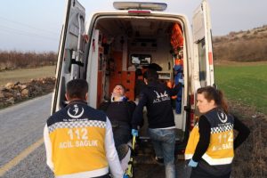 Bursa'da 2 otomobil kafa kafaya çarpıştı: 3 yaralı