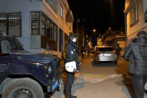 Bursa'da 4 bin polisle şafak operasyonu