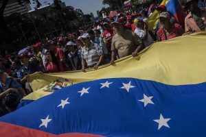 Venezuela'da taraflar yeniden sokakta
