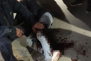 Metrob&uuml;ste dehşet! 'Biraz ilerle' diye tartıştığı genci bı&ccedil;akladı