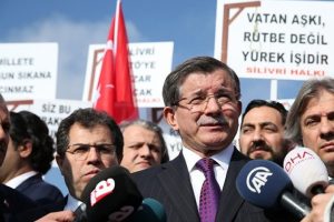 Davutoğlu: T&uuml;rkiye'de son derece y&uuml;ksek bir karamsarlık yaygınlaşmakta