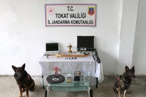 Tarihi eser ka&ccedil;ak&ccedil;ılarına operasyon: 7 g&ouml;zaltı