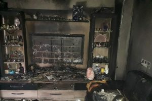 İki kardeş sular kesik olduğu için evlerindeki yangına müdahale edemedi